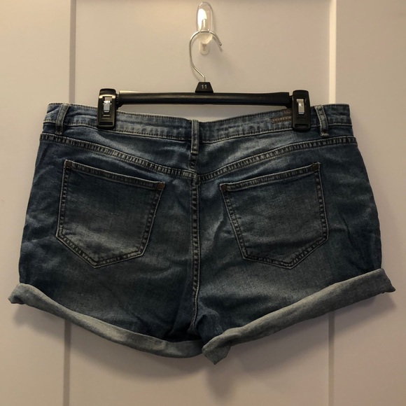 Jean shorts - Picture 3 of 4